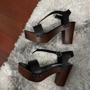 Steve Madden size  6.5 black shoes